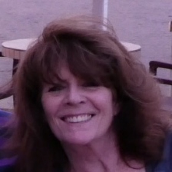 Meet your Posher, Debbie - Picture 1 of 1